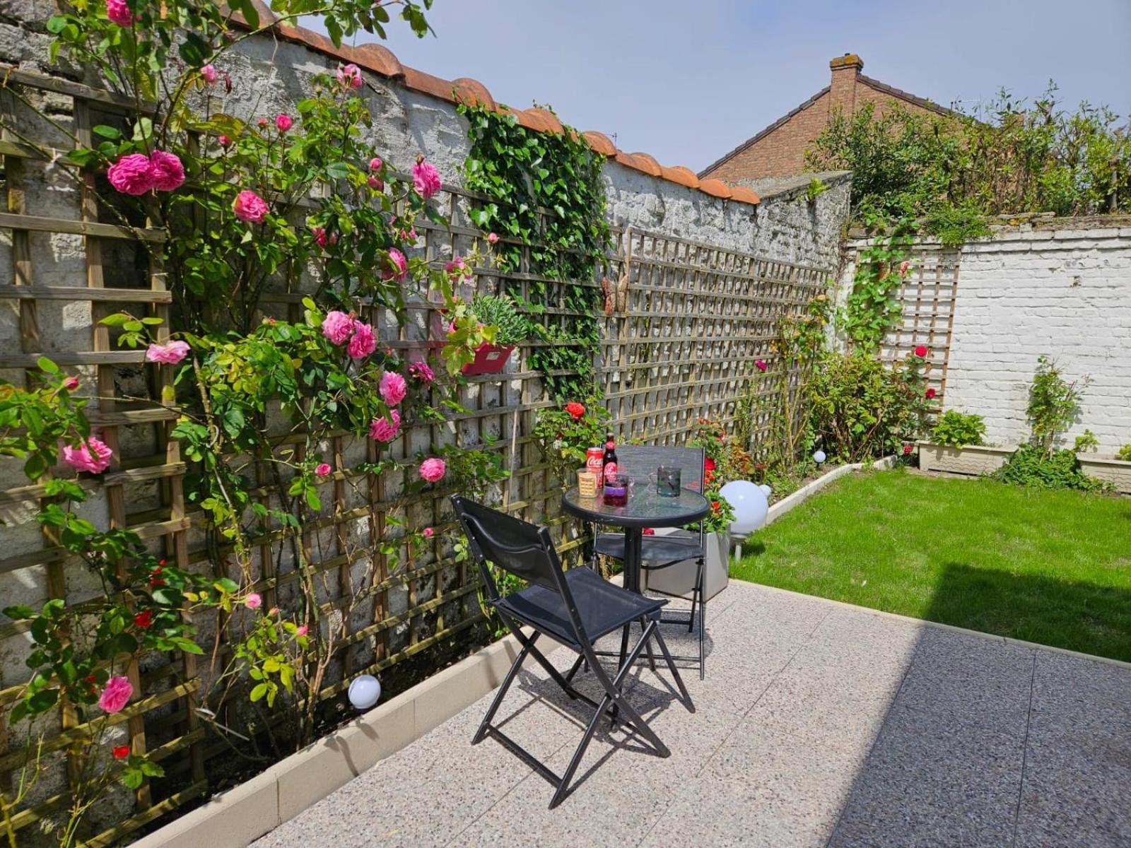 Studio Avec Jardin Rosendael Proche Plage Dunkirk Bagian luar foto